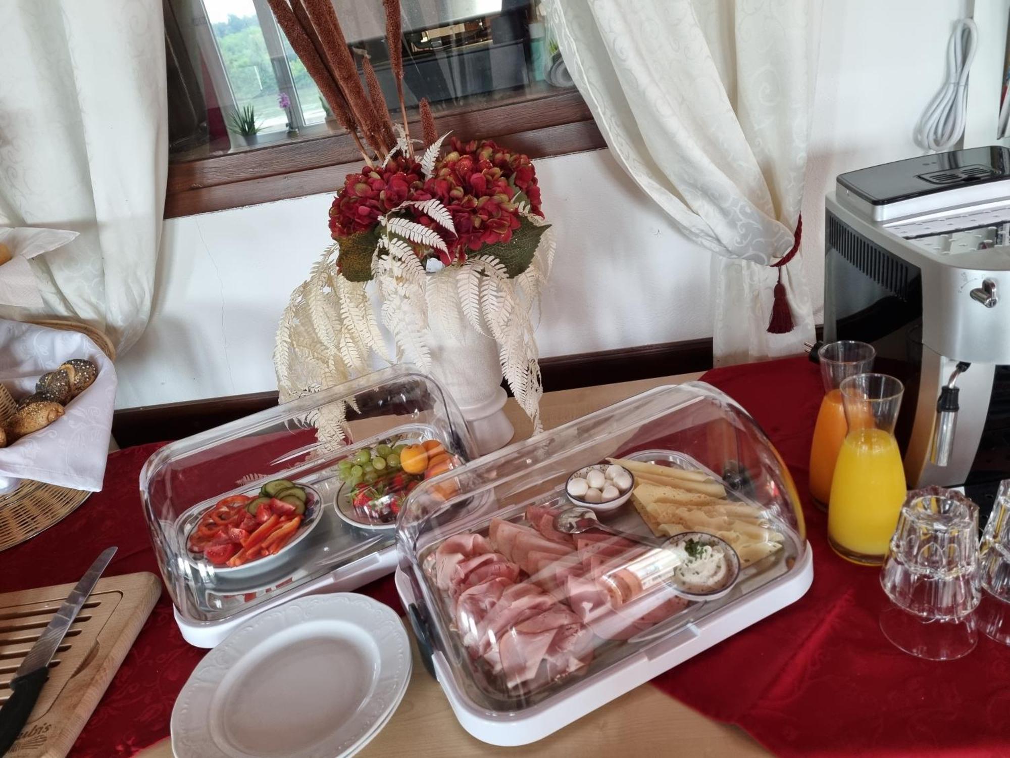 Gasthof Weidenauer- Gabi'S Cafe Hotel Emmersdorf an der Donau Ngoại thất bức ảnh